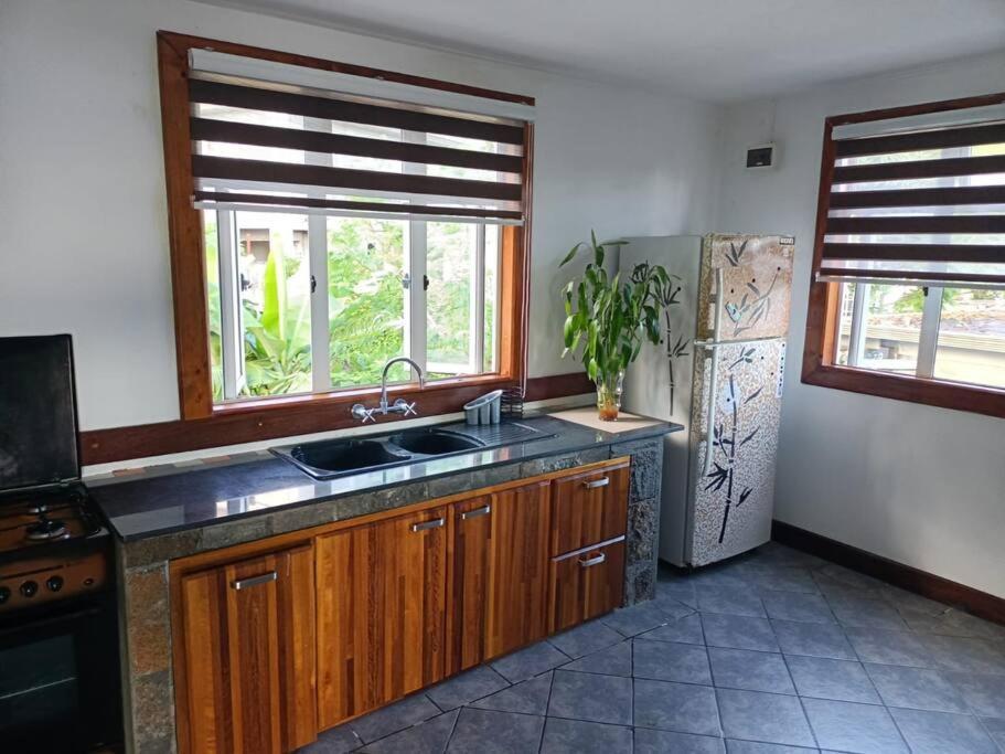 Surf House Holidays Ruisseau Creole Екстер'єр фото